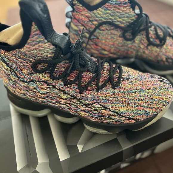 REDUCED PRICE!  Lebron XV Men’s Sneakers - Picture 3 of 4